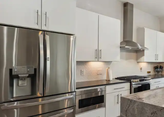 Property at 422 W 9th St Unit 33025, Dallas, TX, 75208, 1 bed, 1 bath, [object Object]