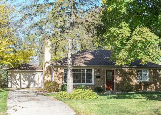 Property at 824 E Rockland Rd, Libertyville, IL, 60048, 2 beds, 1 bath, [object Object]