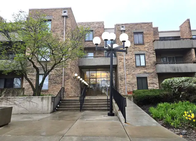 Property at 1912 Prairie Sq Unit 117, Schaumburg, IL, 60173, 1 bed, 1 bath, [object Object]