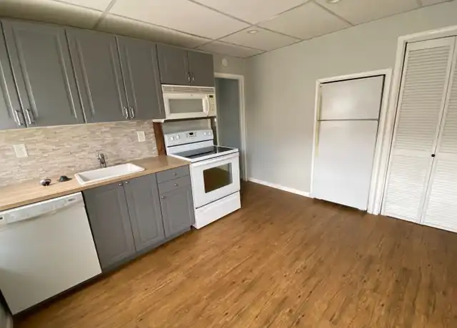 Property at 236 E Hector St Unit 2, Conshohocken, PA, 19428, 3 beds, 1 bath, [object Object]