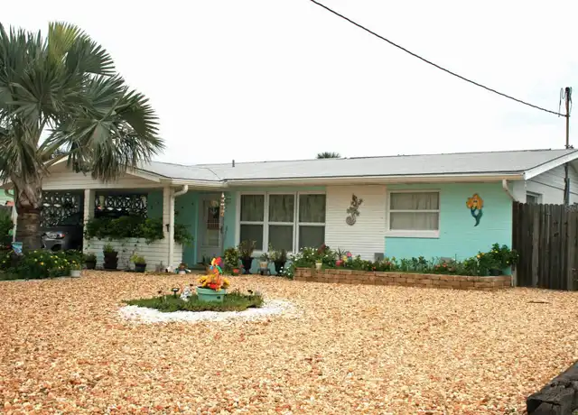 Property at 824 E 18th Ave, New Smyrna Beach, FL, 32169, 2 beds, 2 baths, [object Object]
