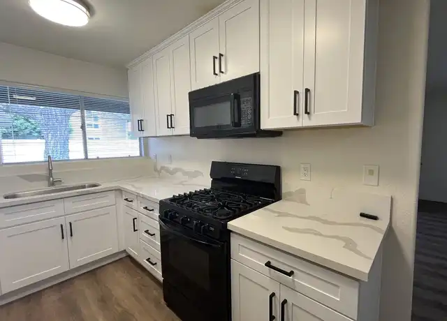 Property at 224 Avocado St Unit 05, Costa Mesa, CA, 92627, 2 beds, 1 bath, [object Object]