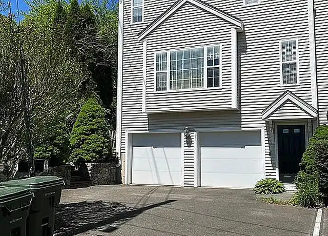 Property at 121 Warren Ave #121, Fairfield, CT, 06825, 2 beds, 2.5 baths, [object Object]