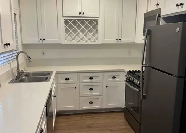 Property at 1147 11th St Unit 2, Manhattan Beach, CA, 90266, 2 beds, 1 bath, [object Object]