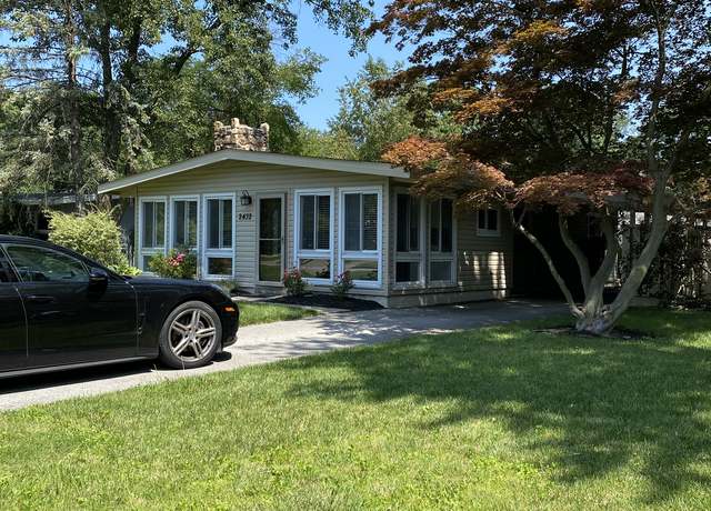Photo of 2432 Edgevale Rd, Columbus, OH 43221
