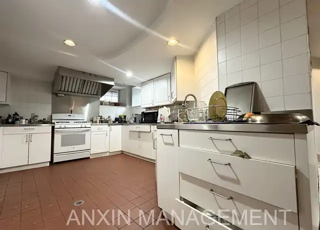 Property at 71 Gardner St Unit 1, Boston, MA, 02134, 4 beds, 2 baths, [object Object]