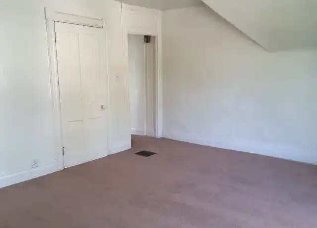 Property at 2911 Dudley St Unit 2, Lincoln, NE, 68503, 2 beds, 1 bath, [object Object]