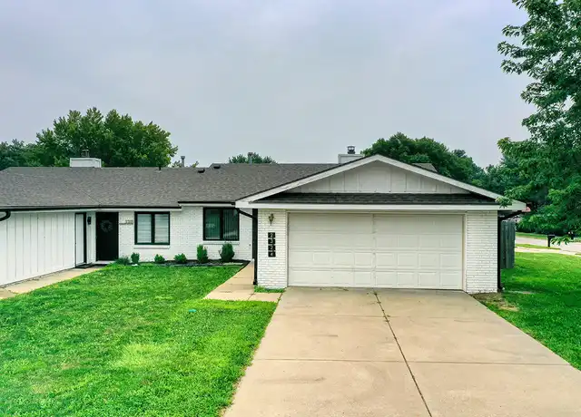 Property at 2324 SW 19th St, Lincoln, NE, 68522, 2 beds, 1 bath, [object Object]