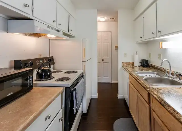 Property at Candlewyck Apartments - 100 E Candlewyck Dr, Kalamazoo, MI, 49001, 2 beds, 1-2 bath, [object Object]