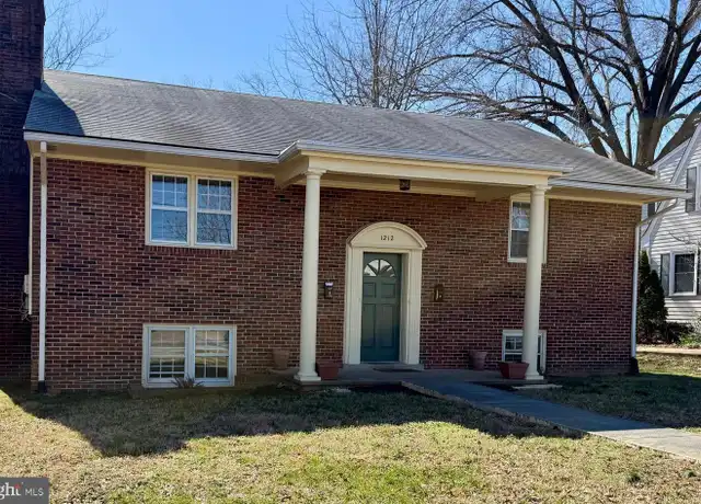 Property at 1212 Payne St Unit A-UPPER UNIT, Fredericksburg, VA, 22401, 2 beds, 1 bath, [object Object]