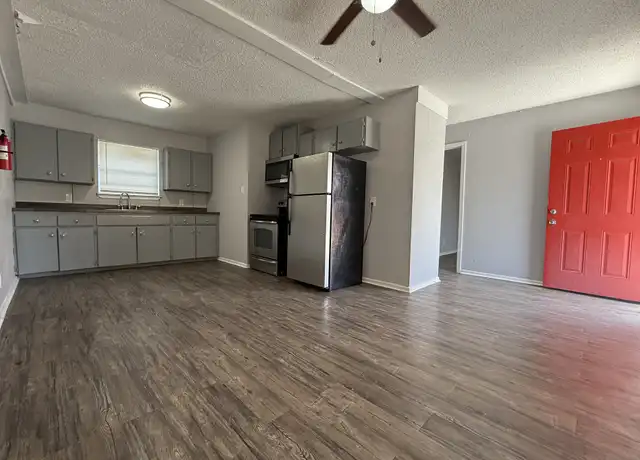 Property at 321 Blanks St Unit 10, Seguin, TX, 78155, 2 beds, 1 bath, [object Object]