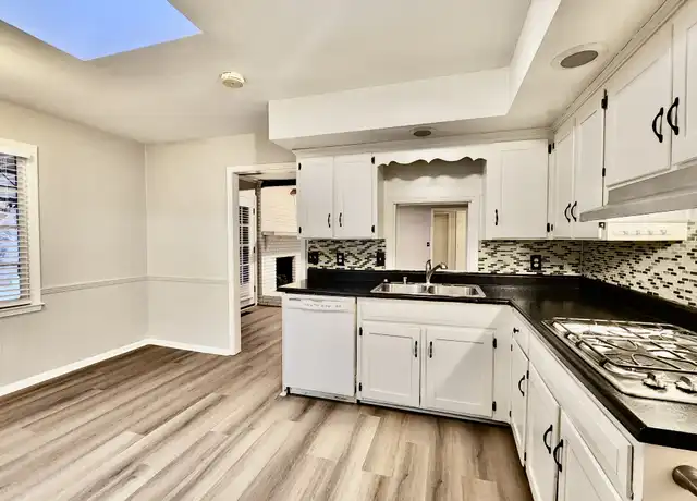 Property at 8124 Devens Dr, Brentwood, TN, 37027, 5 beds, 3 baths, [object Object]