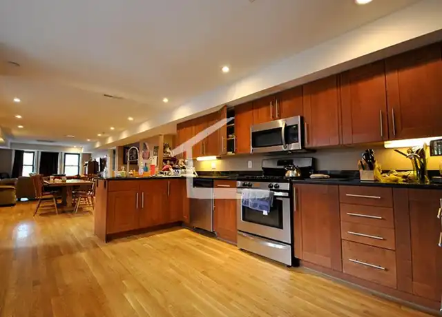 Property at 35 Woodstock Ave, Brighton, MA, 02135, 5 beds, 2 baths, [object Object]