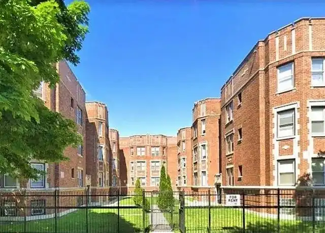 Property at 7526 S Colfax Ave, Chicago, IL, 60649, 2-3 beds, 1 bath, [object Object]