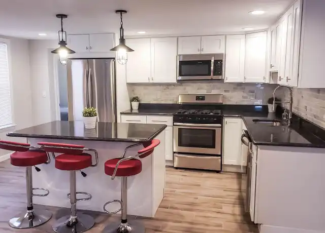 Property at 171 Olive St Unit 2, New Haven, CT, 06511, 3 beds, 1 bath, [object Object]