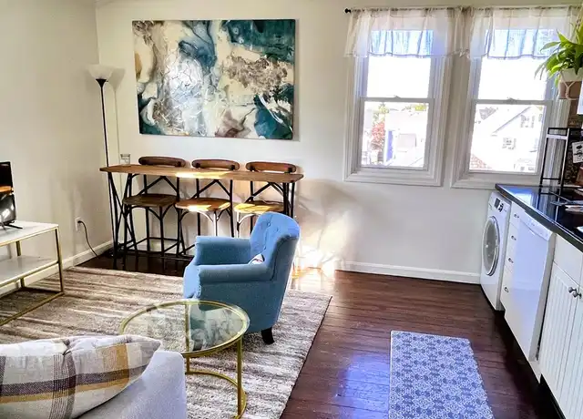 Property at 11 Hammond St #3, Newport, RI, 02840, 3 beds, 1 bath, [object Object]