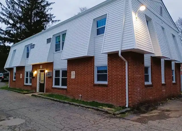 Property at 137 Shields Rd #2, Youngstown, OH, 44512, 2 beds, 1 bath, [object Object]