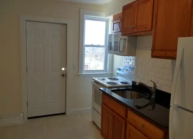Property at 9 Temple St Unit 3, Somerville, MA, 02145, 2 beds, 1 bath, [object Object]