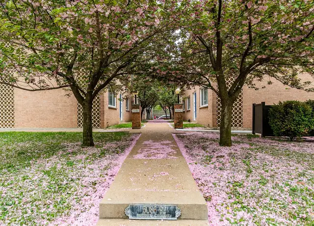 Photo of 5086 Waterman Blvd, Saint Louis, MO 63108