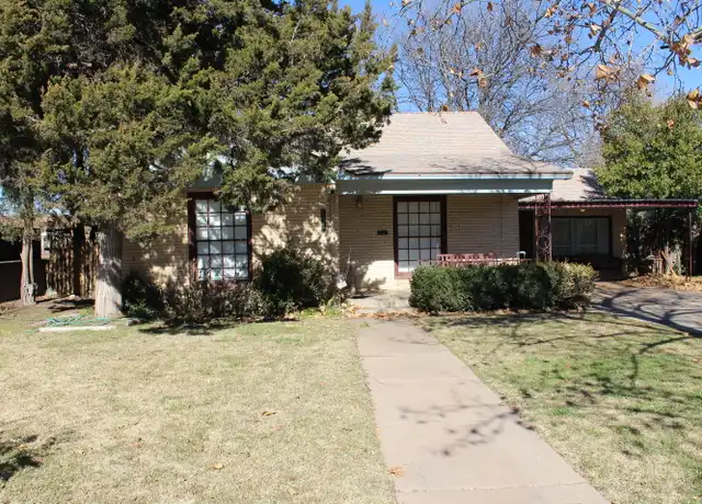 Property at 2424 33rd St, Lubbock, TX, 79411, 4 beds, 3 baths, [object Object]