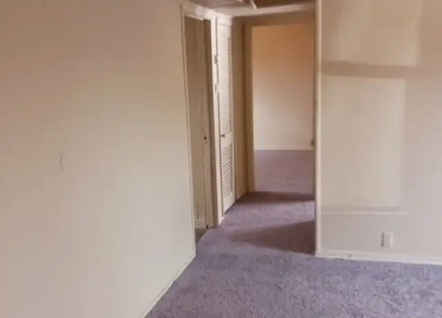 Property at 101 N Clay St Unit C, Hopkinsville, KY, 42240, 2 beds, 1 bath, [object Object]
