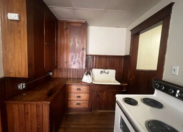 Property at 201 Waldo St Unit 12, Rumford, ME, 04276, 1 bed, 1 bath, [object Object]
