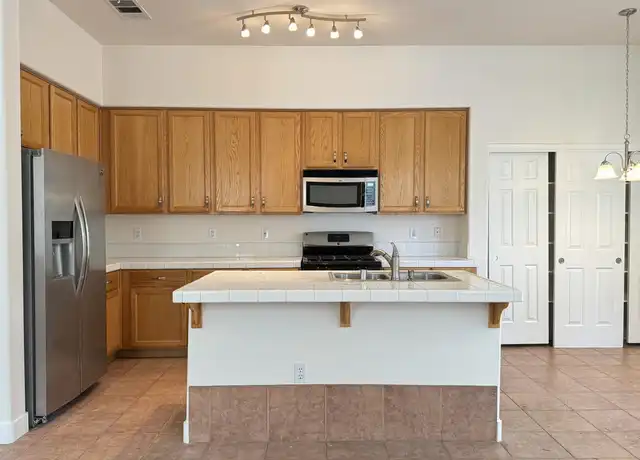 Property at 10137 Crest Brook Pl, Las Vegas, NV, 89134, 4 beds, 2 baths, [object Object]