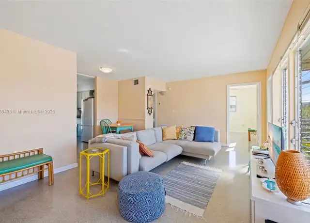 Property at 1035 SE 15th St Unit 10D, Fort Lauderdale, FL, 33316, 2 beds, 1 bath, [object Object]