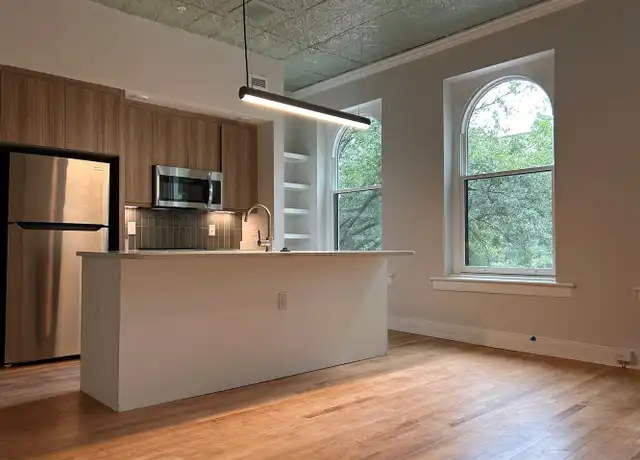 Property at 2 E Broad St Unit 201, Richmond, VA, 23220, 2 beds, 2 baths, [object Object]