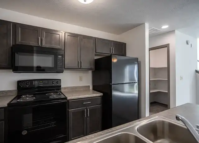 Property at Creekside Commons - 644 W Willow St, Harrisburg, SD, 57032, 2 beds, 1.5 baths, [object Object]