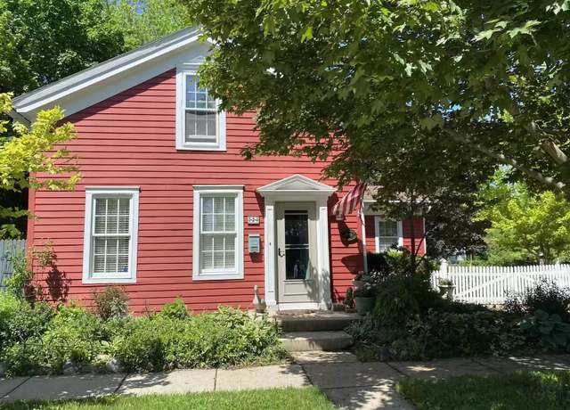 Photo of 324 Sage St, Lake Geneva, WI 53147