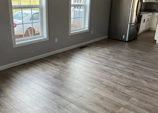 Property at 42 Park Ave, Enfield, CT, 06082, 3 beds, 1.5 baths, [object Object]