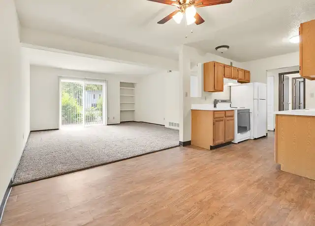 Property at Winding Hills Apartments - 1825 Winding Hill Rd, Davenport, IA, 52807, 1-3 bed, 1-2 bath, [object Object]