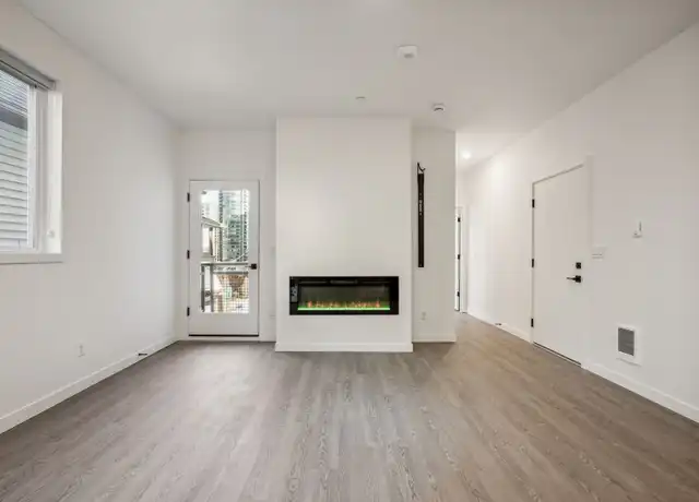 Property at 3727 S Hood Ave Unit 11, Portland, OR, 97239, 1 bed, 1 bath, [object Object]