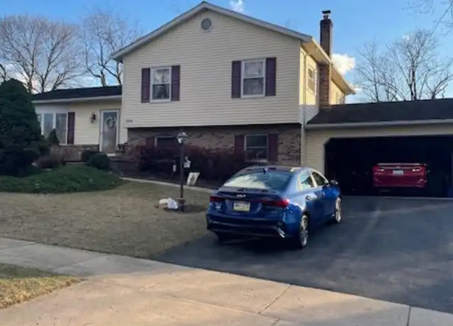 Property at 928 Grace St, State College, PA, 16801, 3 beds, 2.5 baths, [object Object]