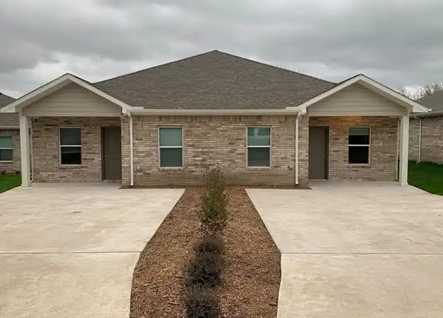 Property at 2321 N Hickory St, Sherman, TX, 75092, 2 beds, 2 baths, [object Object]
