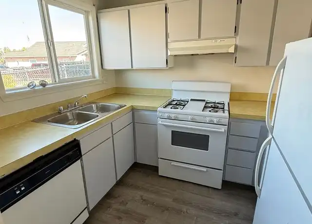 Property at 2643 Pear St #3, Klamath Falls, OR, 97603, 2 beds, 1 bath, [object Object]