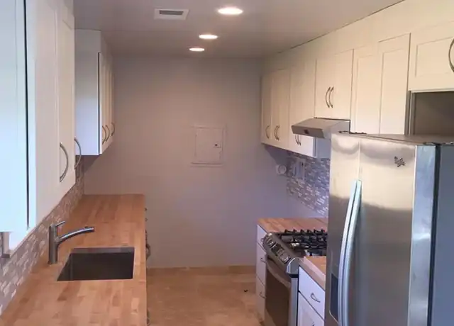 Property at 335 Shafer Ln Unit A, Jacksonville, OR, 97530, 1 bed, 1 bath, [object Object]