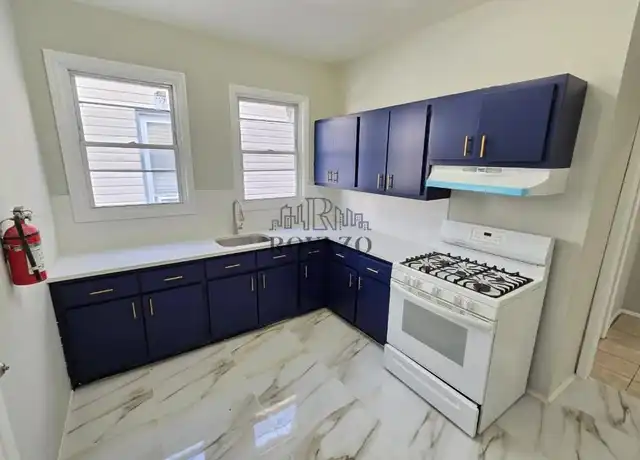Property at 158 N 12th St Unit 2, Newark, NJ, 07107, 3 beds, 2 baths, [object Object]