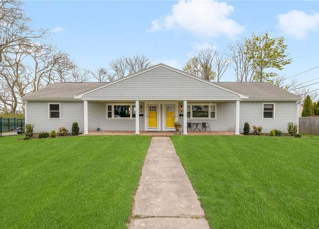Photo of 5 Cliff Ave, Newport, RI 02840