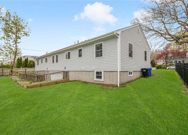 Photo of 5 Cliff Ave, Newport, RI 02840