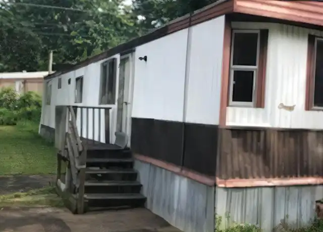 Property at 1242 Woodland Dr Unit w102, Elizabethtown, KY, 42701, 2 beds, 1 bath, [object Object]