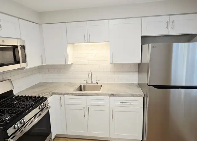 Property at 11013 S Lloyd Dr Unit 5, Worth, IL, 60482, 1 bed, 1 bath, [object Object]