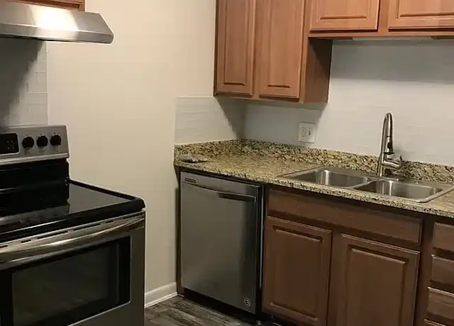 Property at Wilshire on Mockingbird - 6151 E Mockingbird Ln, Dallas, TX, 75214, 2 beds, 1-2 bath, [object Object]