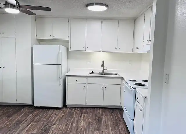 Property at Oak Valley Apartments - 1037 E Lexington Ave, El Cajon, CA, 92020, 1-2 bed, 1-1.5 bath, [object Object]