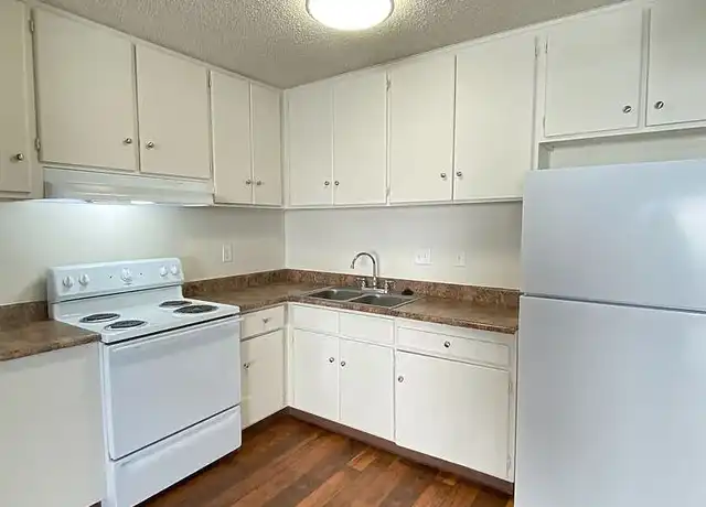 Property at Oak Valley Apartments - 1037 E Lexington Ave, El Cajon, CA, 92020, 1-2 bed, 1-1.5 bath, [object Object]