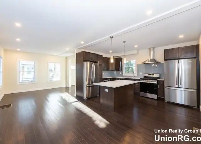 Property at 5 Malvern Ter, Medford, MA, 02155, 6 beds, 5 baths, [object Object]