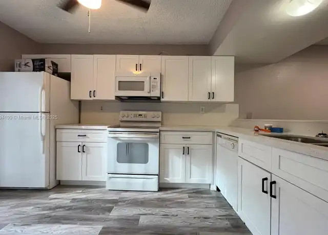 Property at 843 Crystal Lake Dr, Deerfield Beach, FL, 33064, 2 beds, 1.5 baths, [object Object]