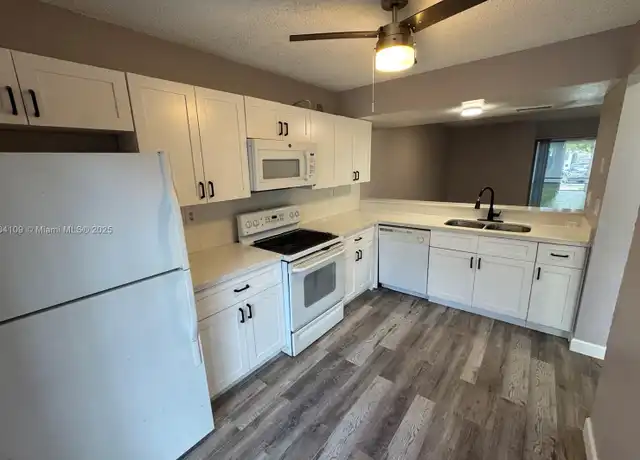 Property at 843 Crystal Lake Dr, Deerfield Beach, FL, 33064, 2 beds, 1.5 baths, [object Object]