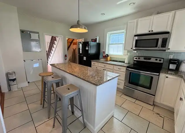 Property at 20 Narragansett Ave, Newport, RI, 02840, 4 beds, 2 baths, [object Object]